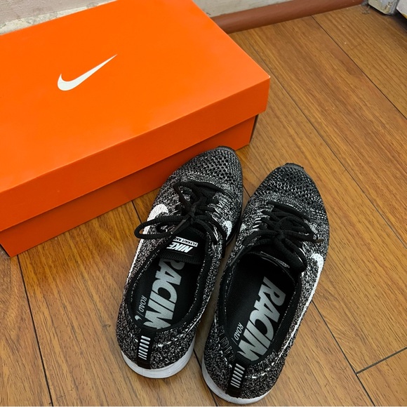 Nike Flyknit Racers Oreo Size 6 - Picture 5 of 5